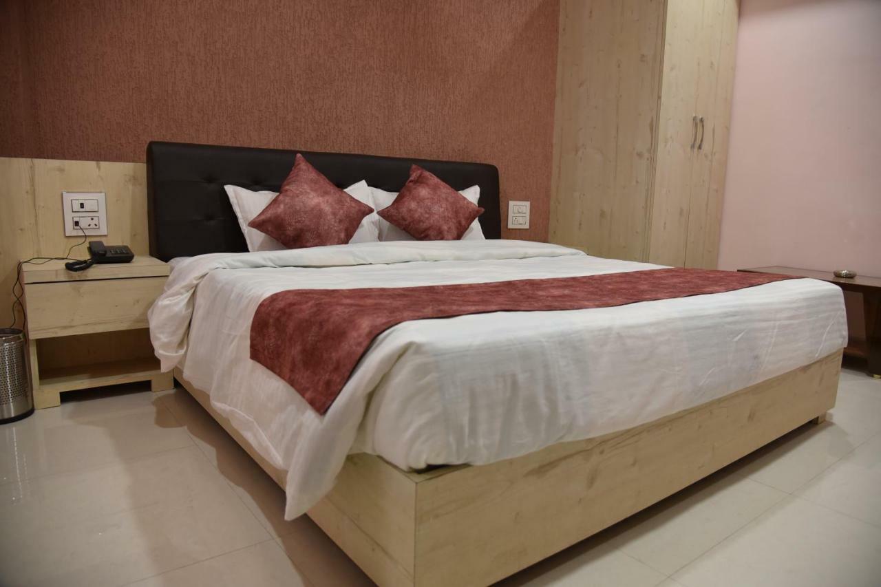 Hotel Pushpanjali Bhopal Exterior photo